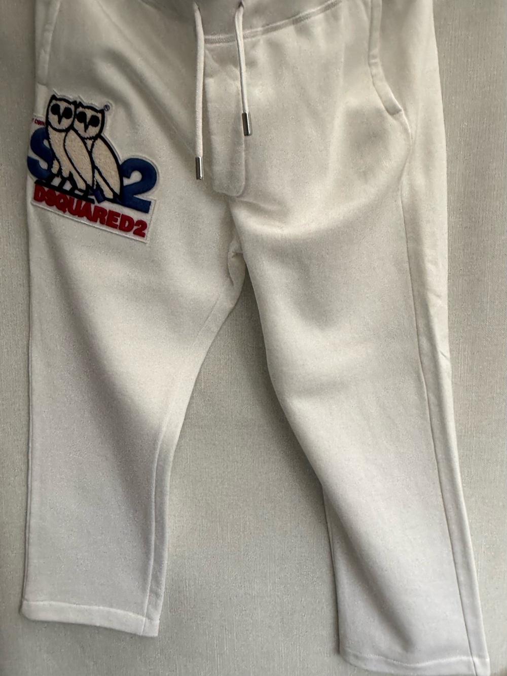 DSQUARED2 White Men's Sweat Joggers with Owl Patch and Blue Logo
